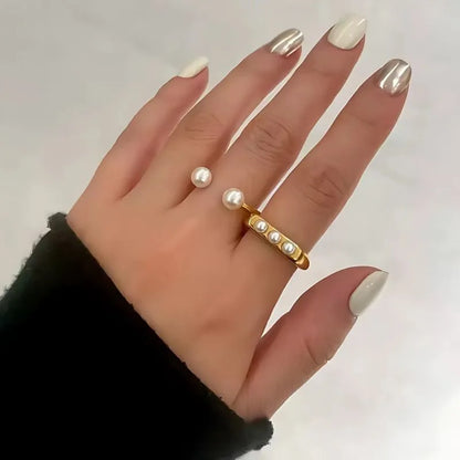 Bague en acier inoxydable celestia porté par un mannequin